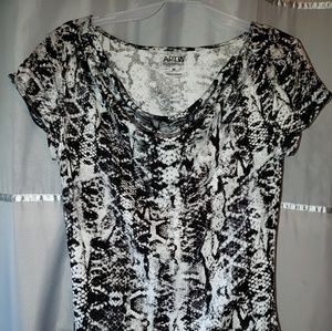 Size Medium Apt 9 Shirt